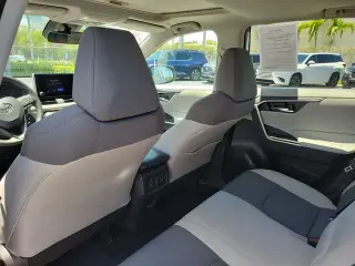 Toyota RAV4 2025 XLE 4dr SUV