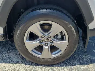 Toyota RAV4 2025 XLE 4dr SUV