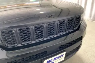 Jeep Grand Cherokee L 2024 4x2 Laredo 4dr SUV