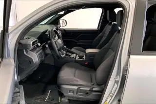Toyota Tacoma 2025 4x4 SR5 4dr Double Cab 5.0 ft SB