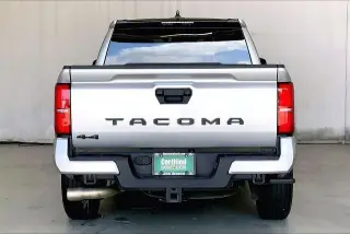 Toyota Tacoma 2025 4x4 SR5 4dr Double Cab 5.0 ft SB
