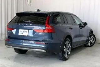 Volvo V60 Cross Country 2025 AWD B5 Plus 4dr Wagon