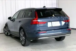 Volvo V60 Cross Country 2025 AWD B5 Plus 4dr Wagon