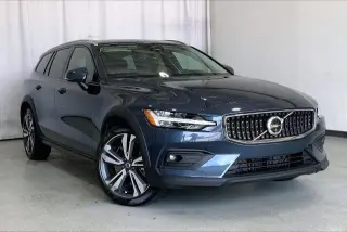 Volvo V60 Cross Country 2025 AWD B5 Plus 4dr Wagon