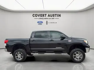 Toyota Tundra 2013 4x4 Grade 4dr CrewMax Cab Pickup SB (5.7L V8 FFV)