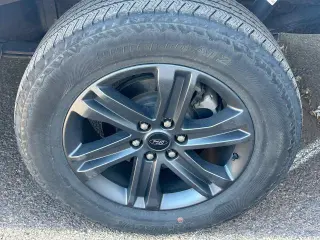 Ford F-150 2023 4x4 XL 4dr SuperCrew 5.5 ft. SB