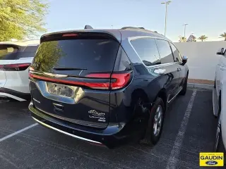 Chrysler Pacifica 2023 AWD Limited 4dr Mini-Van