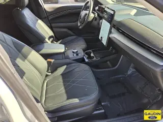 Ford Mustang Mach-E 2023 Select 4dr SUV