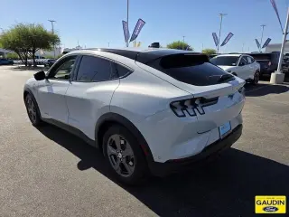 Ford Mustang Mach-E 2023 Select 4dr SUV