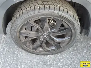 Volkswagen Taos 2022 SEL 4dr SUV