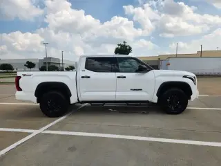 Toyota Tundra 2022 4x4 SR5 4dr CrewMax Cab Pickup SB