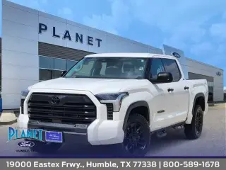 Toyota Tundra 2022 4x4 SR5 4dr CrewMax Cab Pickup SB