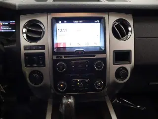 Ford Expedition 2017 4x4 XLT 4dr SUV