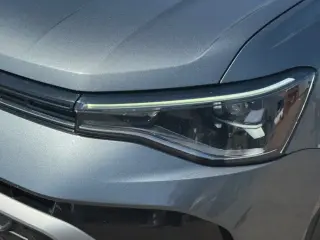 Volkswagen Taos 2025 SE 4dr SUV