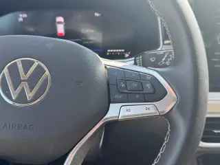 Volkswagen Taos 2025 SE 4dr SUV