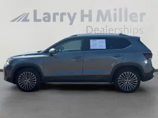 Volkswagen Taos 2025 SE 4dr SUV