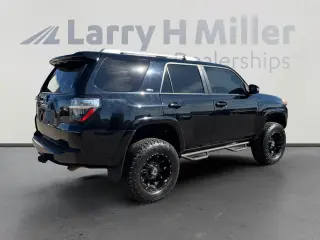 Toyota 4Runner 2018 4x4 SR5 4dr SUV