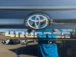 Toyota 4Runner 2018 4x4 SR5 4dr SUV