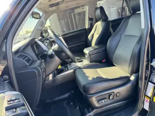 Toyota 4Runner 2018 4x4 SR5 4dr SUV