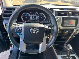 Toyota 4Runner 2018 4x4 SR5 4dr SUV