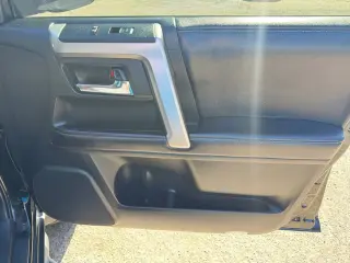 Toyota 4Runner 2018 4x4 SR5 4dr SUV