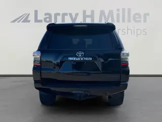 Toyota 4Runner 2018 4x4 SR5 4dr SUV
