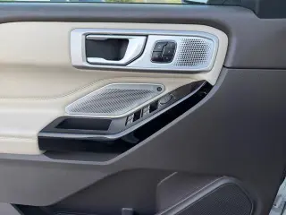 Ford Explorer 2022 AWD Platinum 4dr SUV