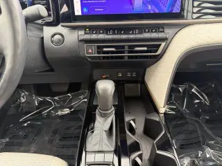 Toyota Camry 2025 SE 4dr Sedan