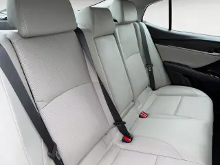 Toyota Camry 2025 SE 4dr Sedan