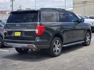 Ford Expedition 2023 4x2 XLT 4dr SUV