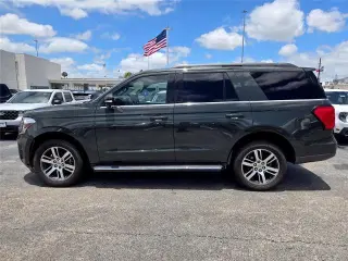 Ford Expedition 2023 4x2 XLT 4dr SUV