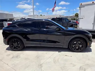 Ford Mustang Mach-E 2024 Select 4dr SUV