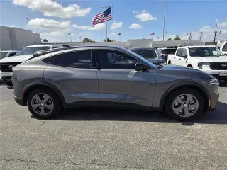 Ford Mustang Mach-E 2023 AWD Select 4dr SUV