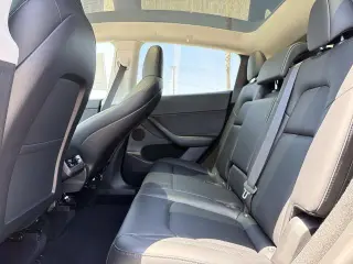 Tesla Model Y 2022 AWD Long Range 4dr Crossover