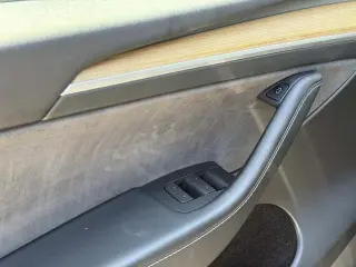 Tesla Model Y 2022 AWD Long Range 4dr Crossover