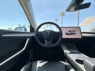 Tesla Model Y 2022 AWD Long Range 4dr Crossover