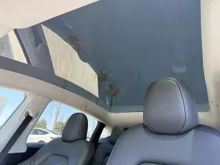 Tesla Model Y 2022 AWD Long Range 4dr Crossover