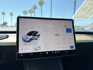 Tesla Model Y 2022 AWD Long Range 4dr Crossover