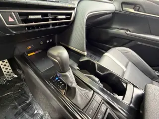 Toyota Camry 2025 SE 4dr Sedan