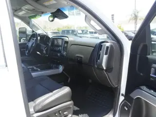 Chevrolet Silverado 2500HD 2016 4x4 LTZ 4dr Crew Cab SB