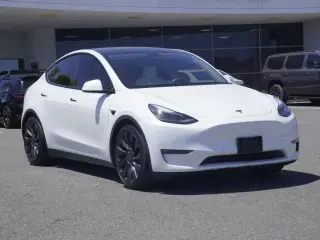 Tesla Model Y 2022 AWD Performance 4dr Crossover