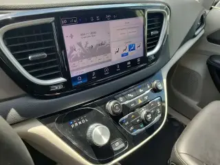 Chrysler Pacifica 2023 Touring L 4dr Mini-Van