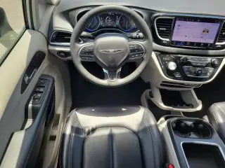 Chrysler Pacifica 2023 Touring L 4dr Mini-Van