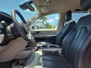 Chrysler Pacifica 2023 Touring L 4dr Mini-Van