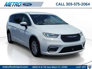 Chrysler Pacifica 2023 Touring L 4dr Mini-Van
