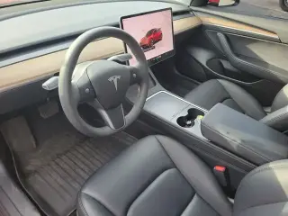 Tesla Model 3 2023 4dr Sedan