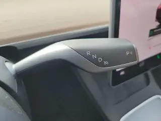 Tesla Model 3 2023 4dr Sedan