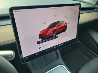 Tesla Model 3 2023 4dr Sedan