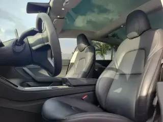 Tesla Model 3 2023 4dr Sedan