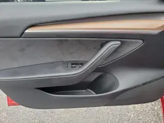 Tesla Model 3 2023 4dr Sedan